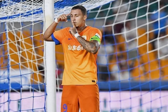 浙江队逆转海牛，王钰栋梅开二度