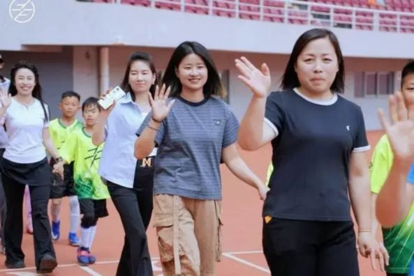 母亲节“助攻”：咸阳少年足球盛夏开启