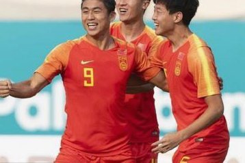张玉宁：不管是新队员还是老队员，来国家队就要全力以赴