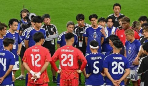 日本队连续三届世界杯小组出线，8次参赛有5次晋级到淘汰赛