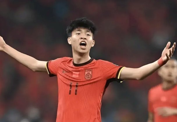 王钰栋：起伏表现探秘年轻后腰