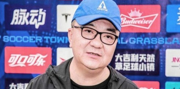 董路深夜直播直斥杨毅三千万收入争议言论