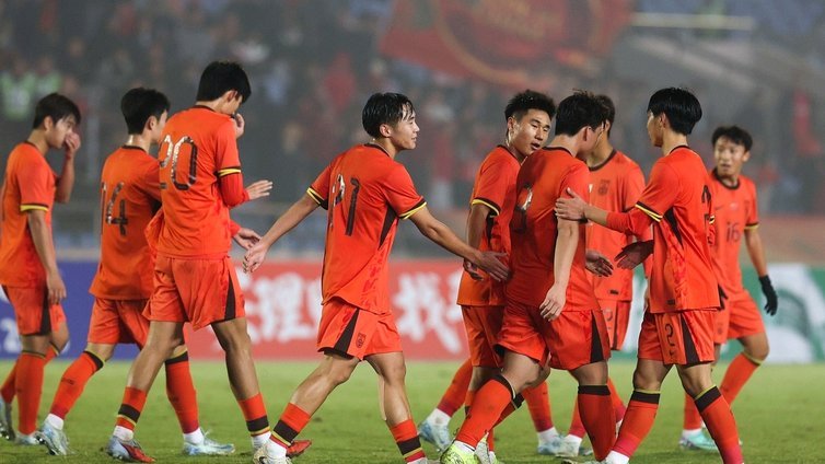U17国足vs毕尔巴鄂U17首发：10人轮换，周雨诺、徐正鹏出战