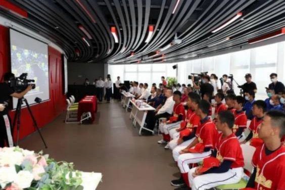 董路国少之争：争议背后，足球青训何去何从？