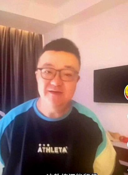 董路正在直播，说浮岛敏根本没带来什么技战术，全靠身体和个人能力