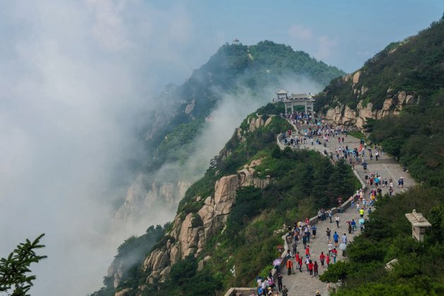 蓉城迎战海港泰山，争冠关键战役